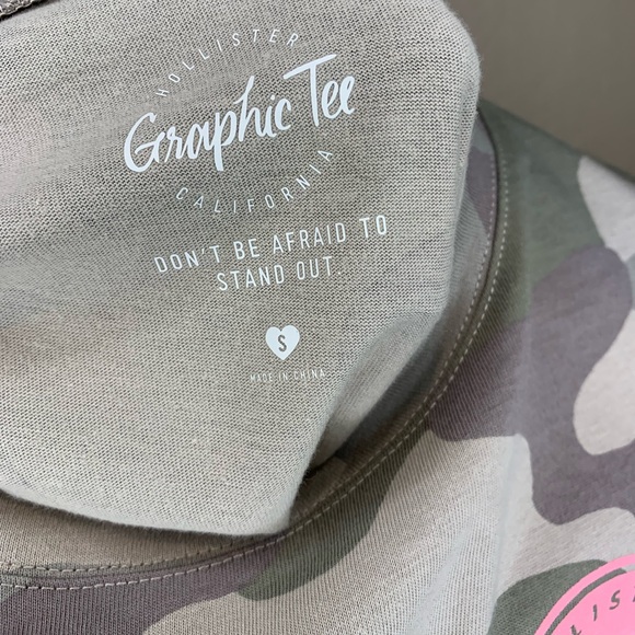 Hollister Long Sleeve Small Camo Shirt Excellent Condition Pink Lettering - Picture 9 of 12